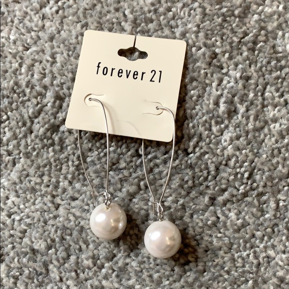 NWT Forever 21 Pearl Drop Earrings